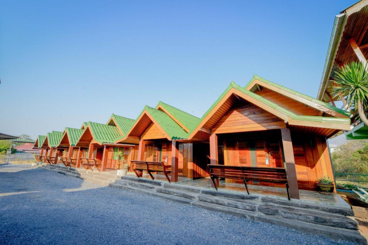 Mrk Resort & Massage Lopburi Ngoại thất bức ảnh