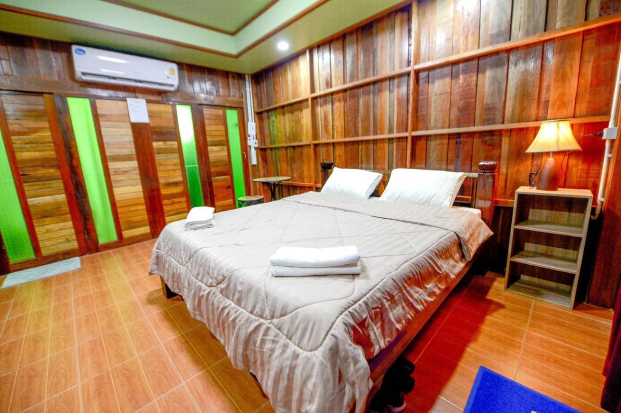 Mrk Resort & Massage Lopburi Ngoại thất bức ảnh