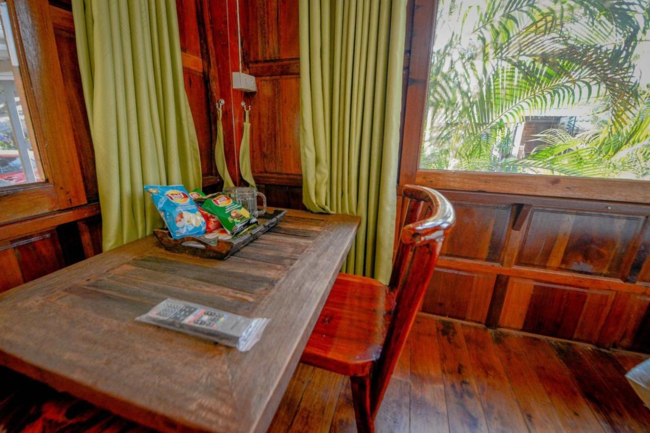 Mrk Resort & Massage Lopburi Ngoại thất bức ảnh