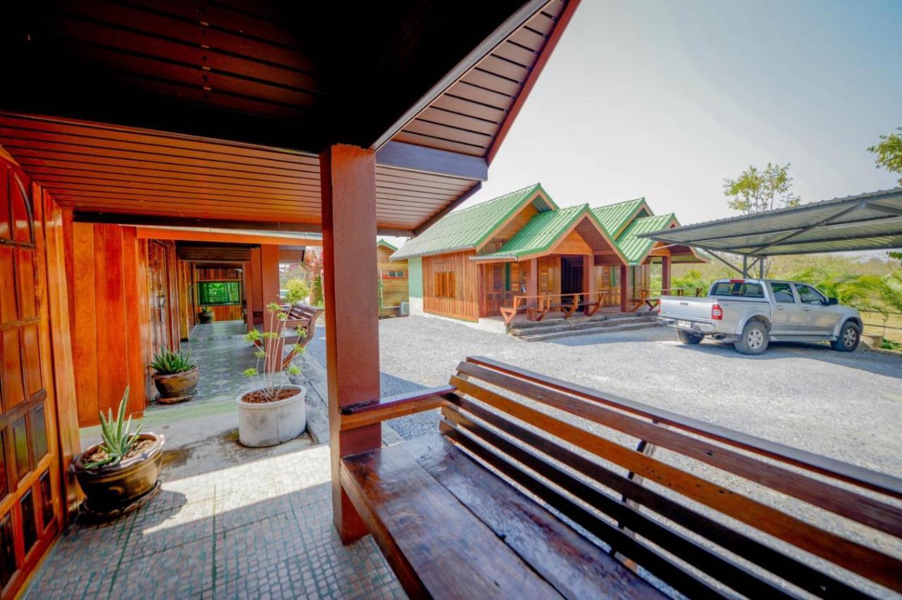 Mrk Resort & Massage Lopburi Ngoại thất bức ảnh