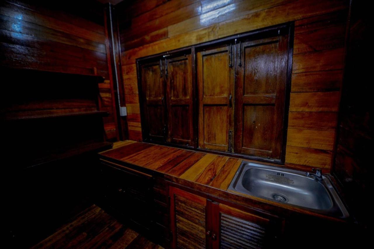 Mrk Resort & Massage Lopburi Ngoại thất bức ảnh