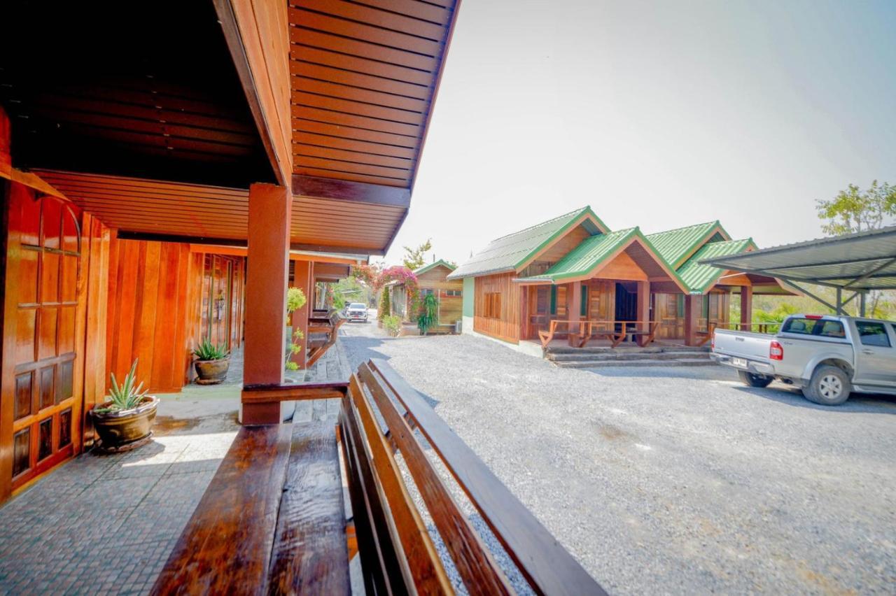 Mrk Resort & Massage Lopburi Ngoại thất bức ảnh