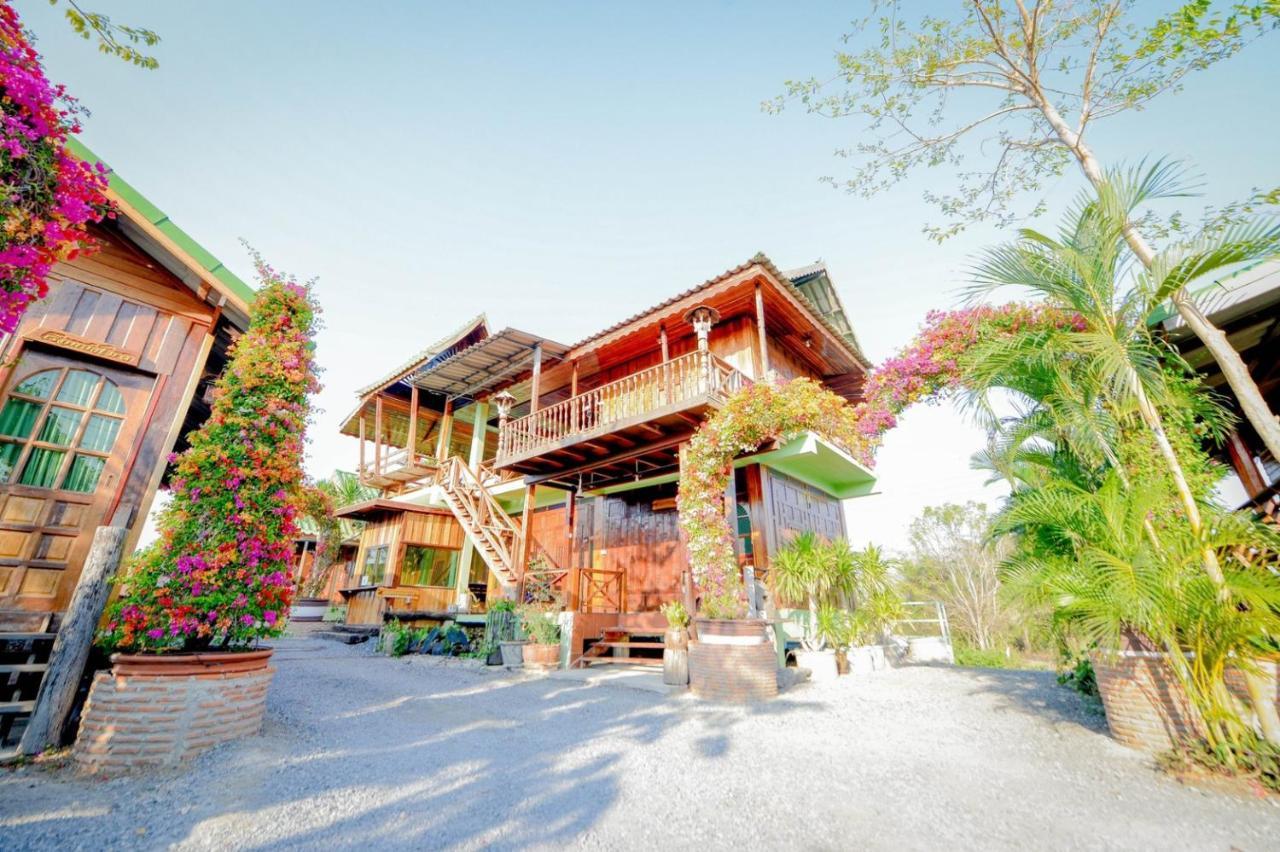 Mrk Resort & Massage Lopburi Ngoại thất bức ảnh