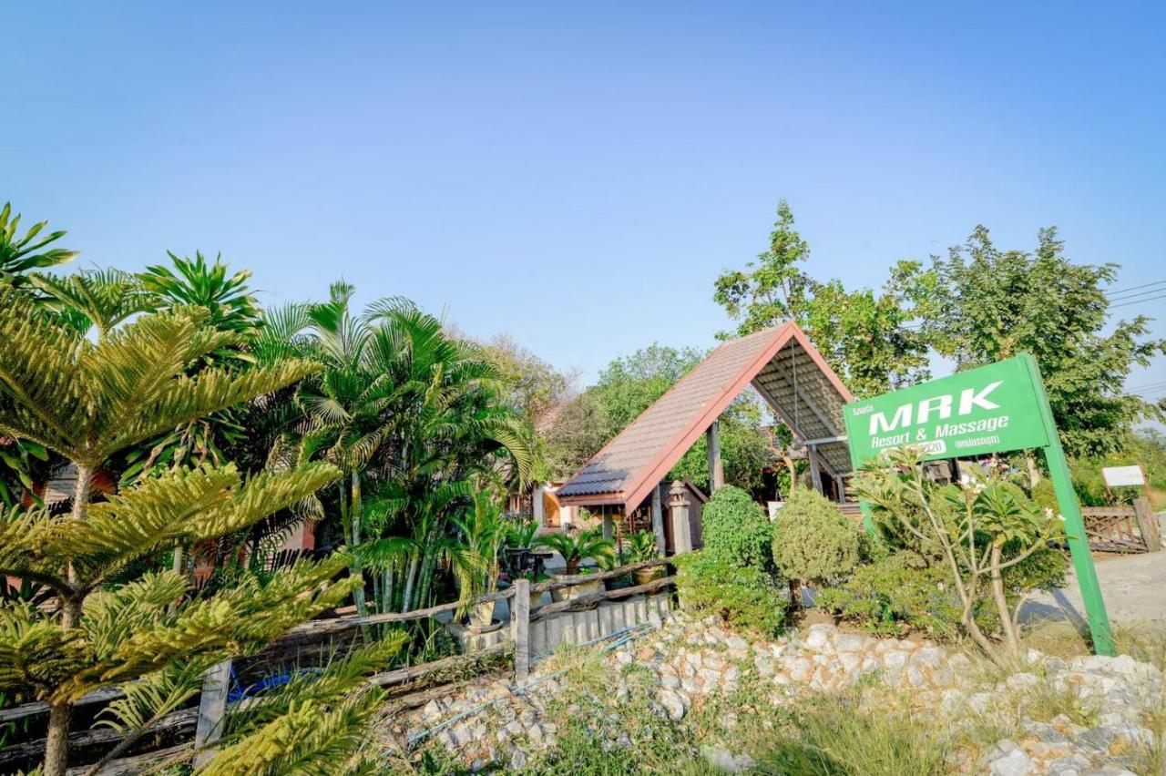 Mrk Resort & Massage Lopburi Ngoại thất bức ảnh