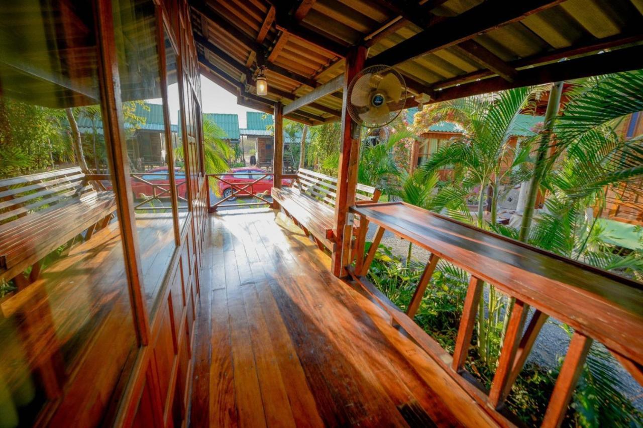 Mrk Resort & Massage Lopburi Ngoại thất bức ảnh