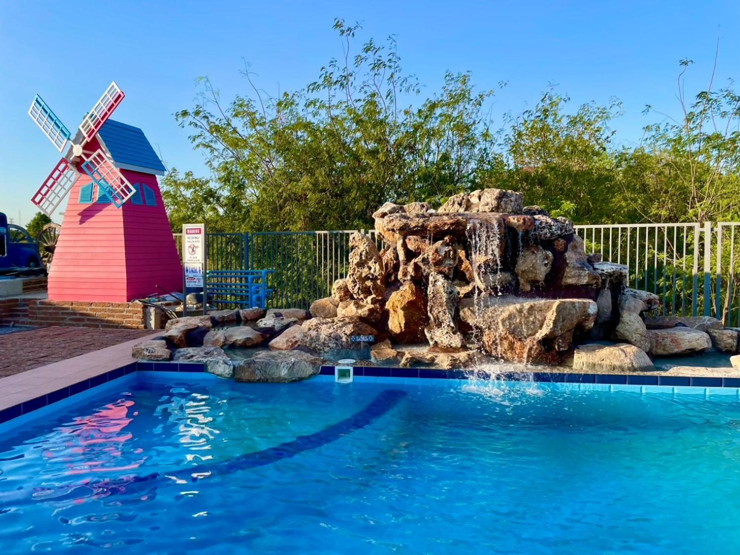 Mrk Resort & Massage Lopburi Ngoại thất bức ảnh