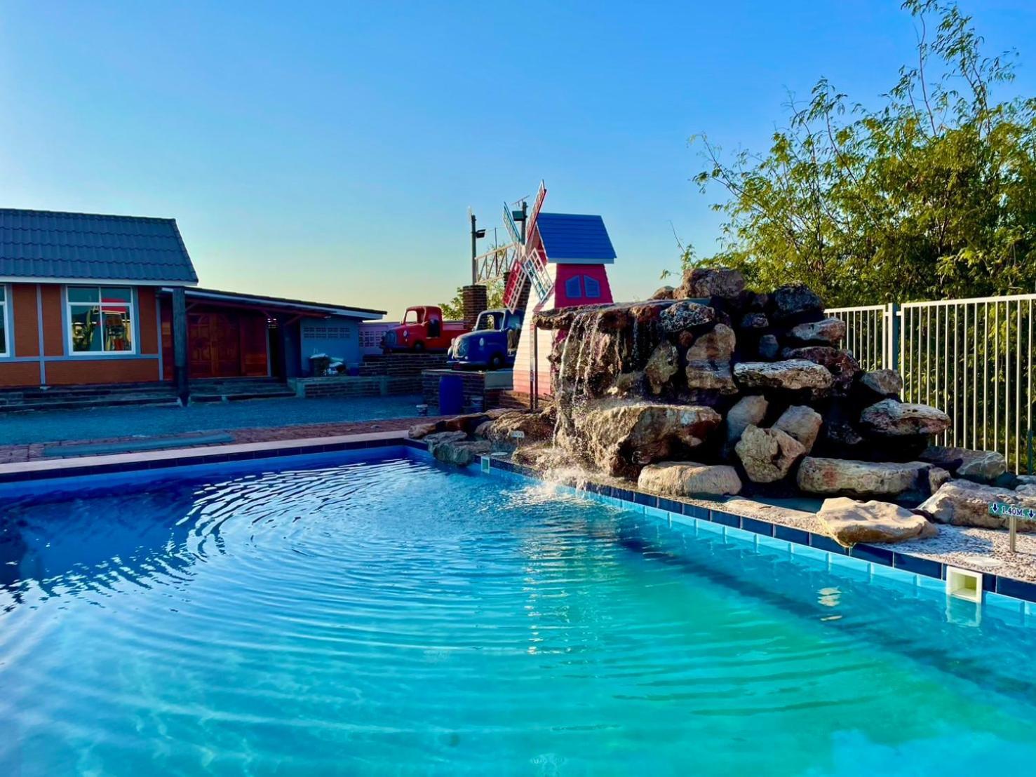 Mrk Resort & Massage Lopburi Ngoại thất bức ảnh